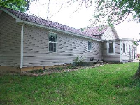 20780 405th St, Pittsfield, IL 62363 