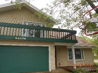 5401 Arlington Dr W, Hanover Park, IL 60133 