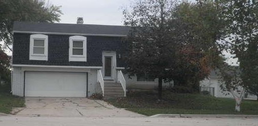 1329 Kevin Morris Ct, Streamwood, IL 60107 