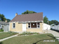 643 S Fulton Ave, Waukegan, IL 60085 