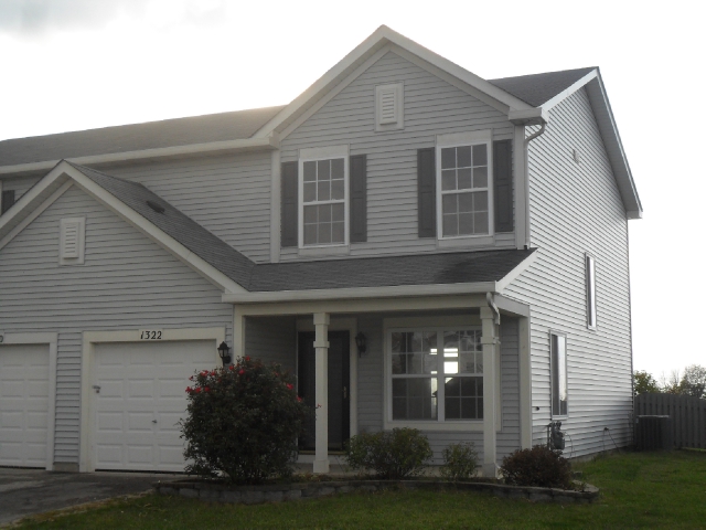 1322 Burns Ln, Minooka, IL 60447 