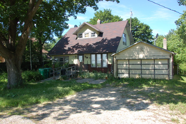 8915 Alden Rd, Harvard, IL 60033 