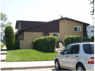 380 West Pointe Dr, Vernon Hills, IL 60061 