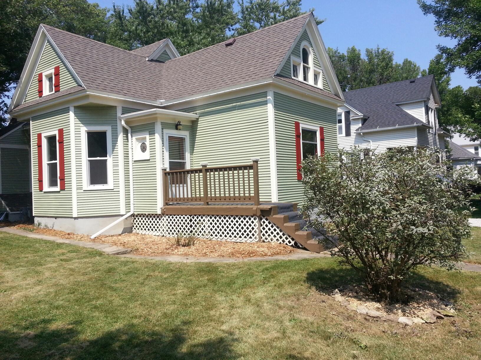 302 N Sixth St, Wyoming, IL 61491 