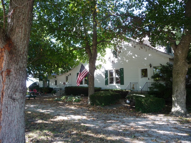 1113 CR 100 E, White Heath, IL 61884 