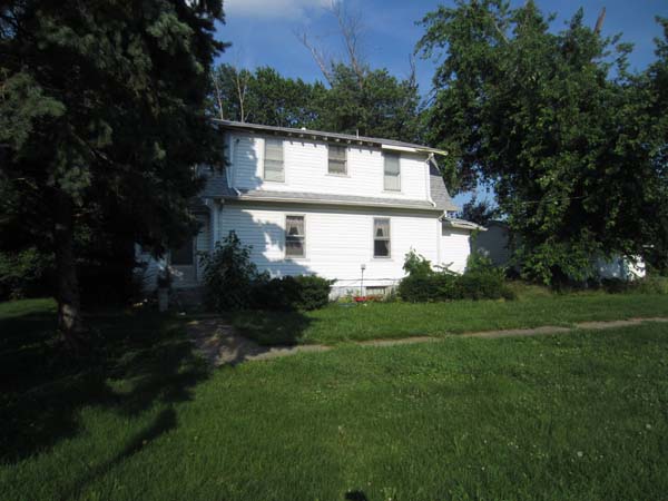 1123 Minnesota, Windsor, IL 61957 