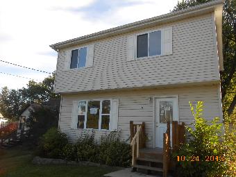 13 S Lake Ave, Fox Lake, IL 60020 