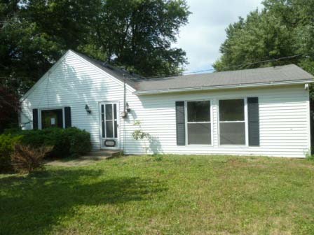 975 N Bender Rd, Decatur, IL 62521 