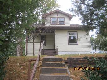 619 34th St, Rock Island, IL 61201 