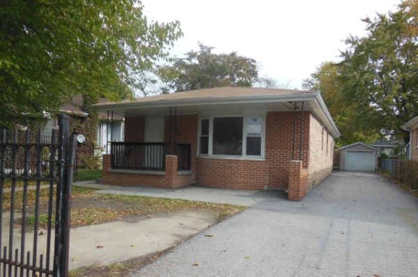 15321 Lincoln Ave, Harvey, IL 60426 