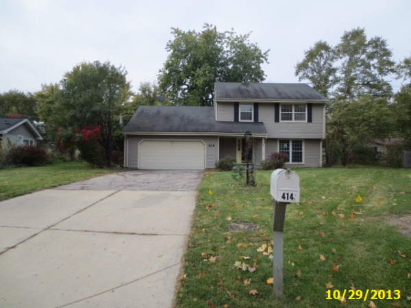 414 Hiawatha Dr, Carol Stream, IL 60188 