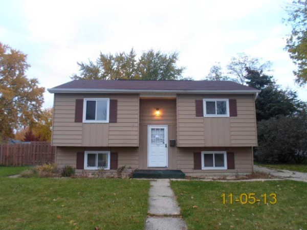 742 Russell Avenue, Winthrop Harbor, IL 60096 