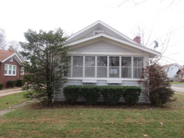 1703 Ridge Ave, Rockford, IL 61103 