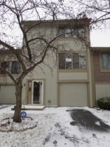 480 E. Woodfield Trl, Roselle, IL 60172 