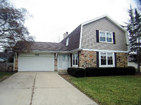 355 Crestwood Ct., Algonquin, IL 60102 