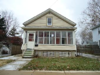 634 High St, Aurora, IL 60505 