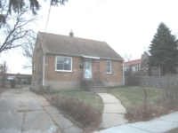 2325 Catalpa St, Waukegan, IL 60085 