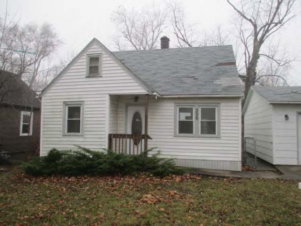 306 Highmoor Dr, Round Lake Park, IL 60073 