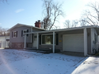 910 Dawn Ct, Dekalb, IL 60115 