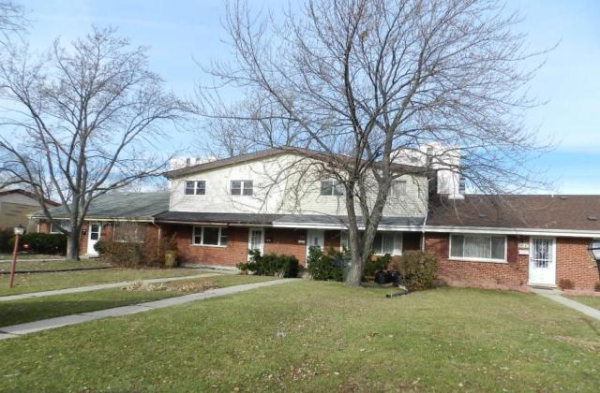 9008 Sherry Ln, Des Plaines, IL 60016 