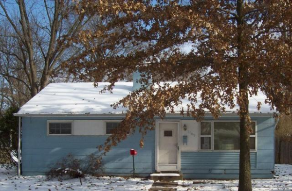 1309 Dean Street, Centralia, IL 62801 