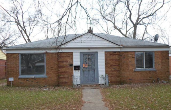 10134 S Van Vlissingen Rd, Chicago, IL 60617 