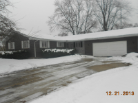 3703 Weingart Road, Mchenry, IL 60051 
