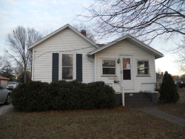 1317 N Seminary St, Galesburg, IL 61401 