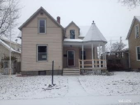 1005 13th St, Highland, IL 62249 
