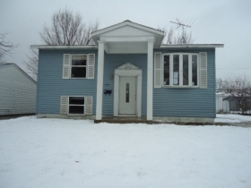 215 Mckool Ave, Romeoville, IL 60446 