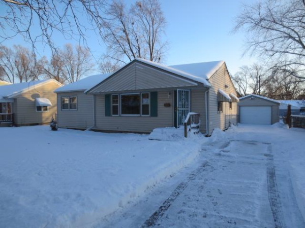 2004 W Pearl Ave, Rockford, IL 61103 