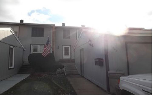 242 Pinewood Ln, Bloomingdale, IL 60108 