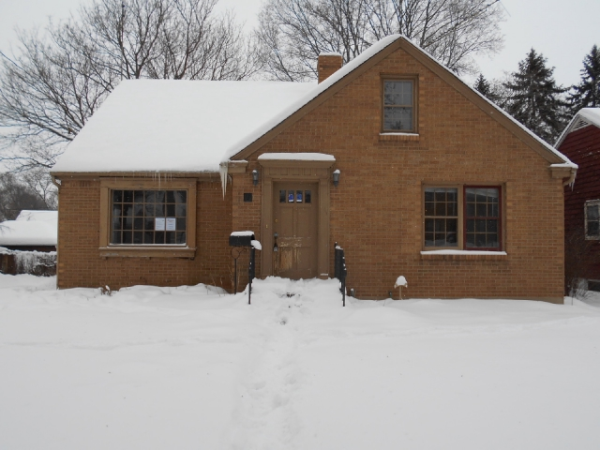 215 Robert Avenue, Rockford, IL 61107 