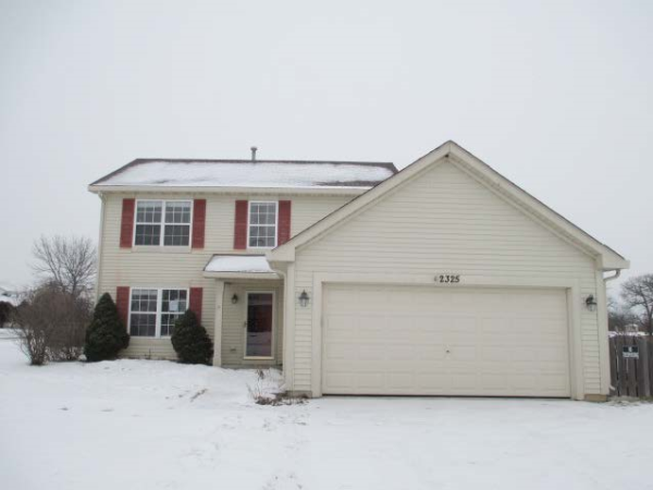 2325 N Essex Lane, Round Lake Beach, IL 60073 