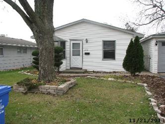 233  Butte Ln, Carpentersville, IL 60110 