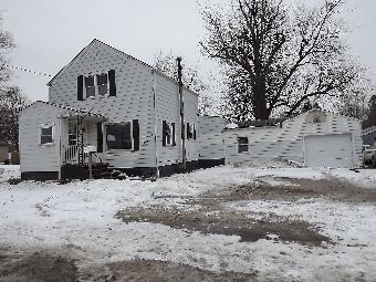 570 E Fort St, Farmington, IL 61531 