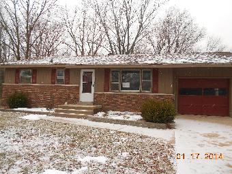 2013 St Michael Ct S, Highland, IL 62249 