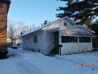 1927 Douglas St, Rockford, IL 61103 