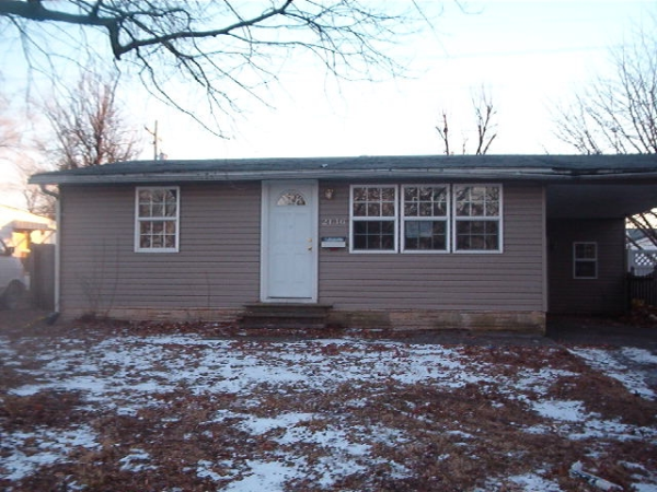 2136 Miracle Ave, Granite City, IL 62040 