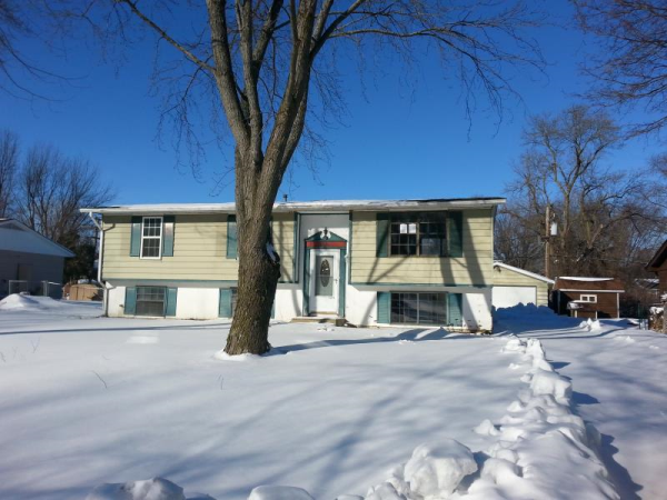 1510 Catalpa Drive, Holiday Hills, IL 60051 