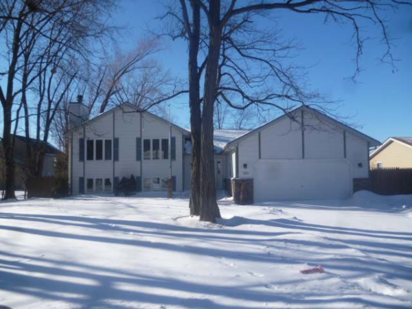 1170 Waveland Ave, Gurnee, IL 60031 