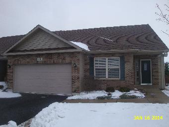 705 Nancy Ct, Sycamore, IL 60178 