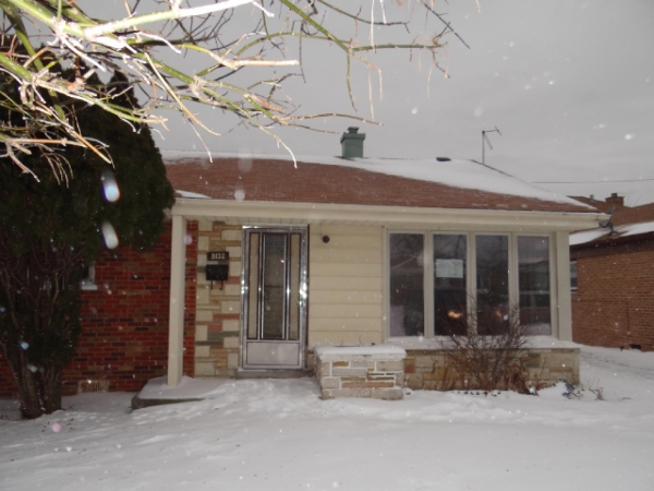 8132 S Kilbourn Ave, Chicago, IL 60652 