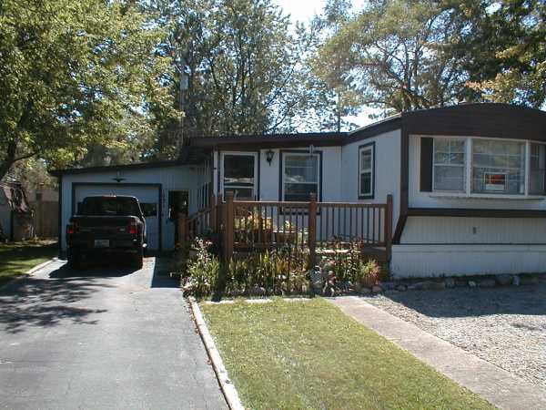 1031 Donald St, Auburn, IN 46706 