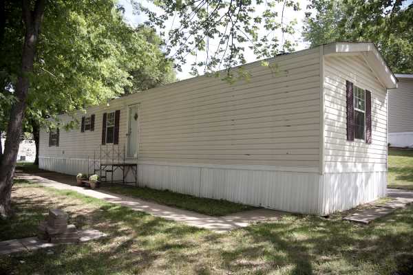 831 Birkshire Ave, Chandler, IN 47610 