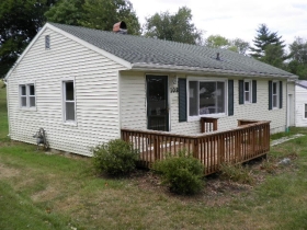 109 W RITTER ST, ELLETTSVILLE, IN 47429 