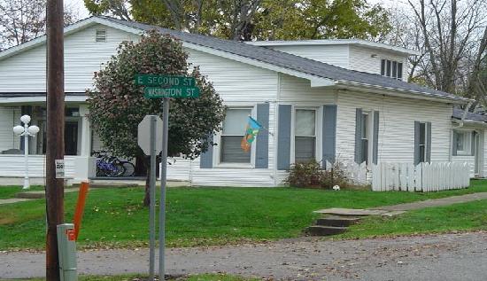 201 East Washington Street, Loogootee, IN 47553 