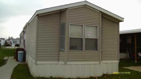 1202 Alyson Ave., Auburn, IN 46706 