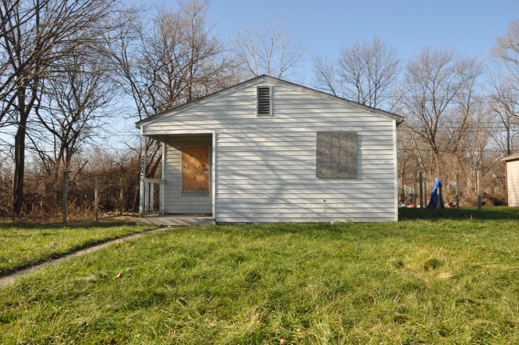 2902 Arthington, Indianapolis, IN 46218 