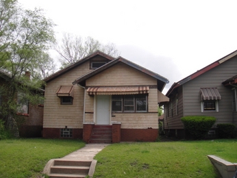 329 Pierce St, Gary, IN 46402 